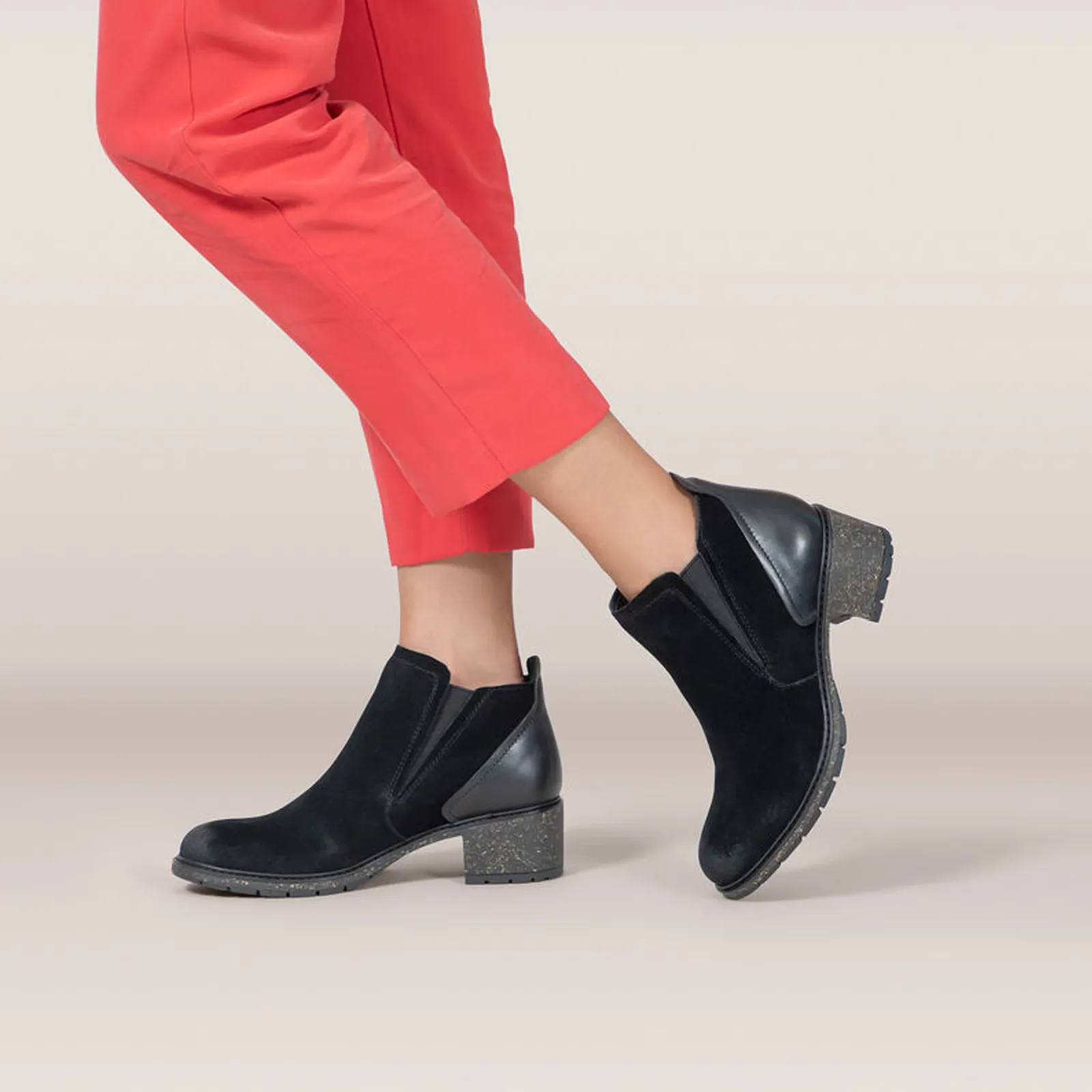 Aetrex Frankie Ankle Boot (Women) - Black Leather