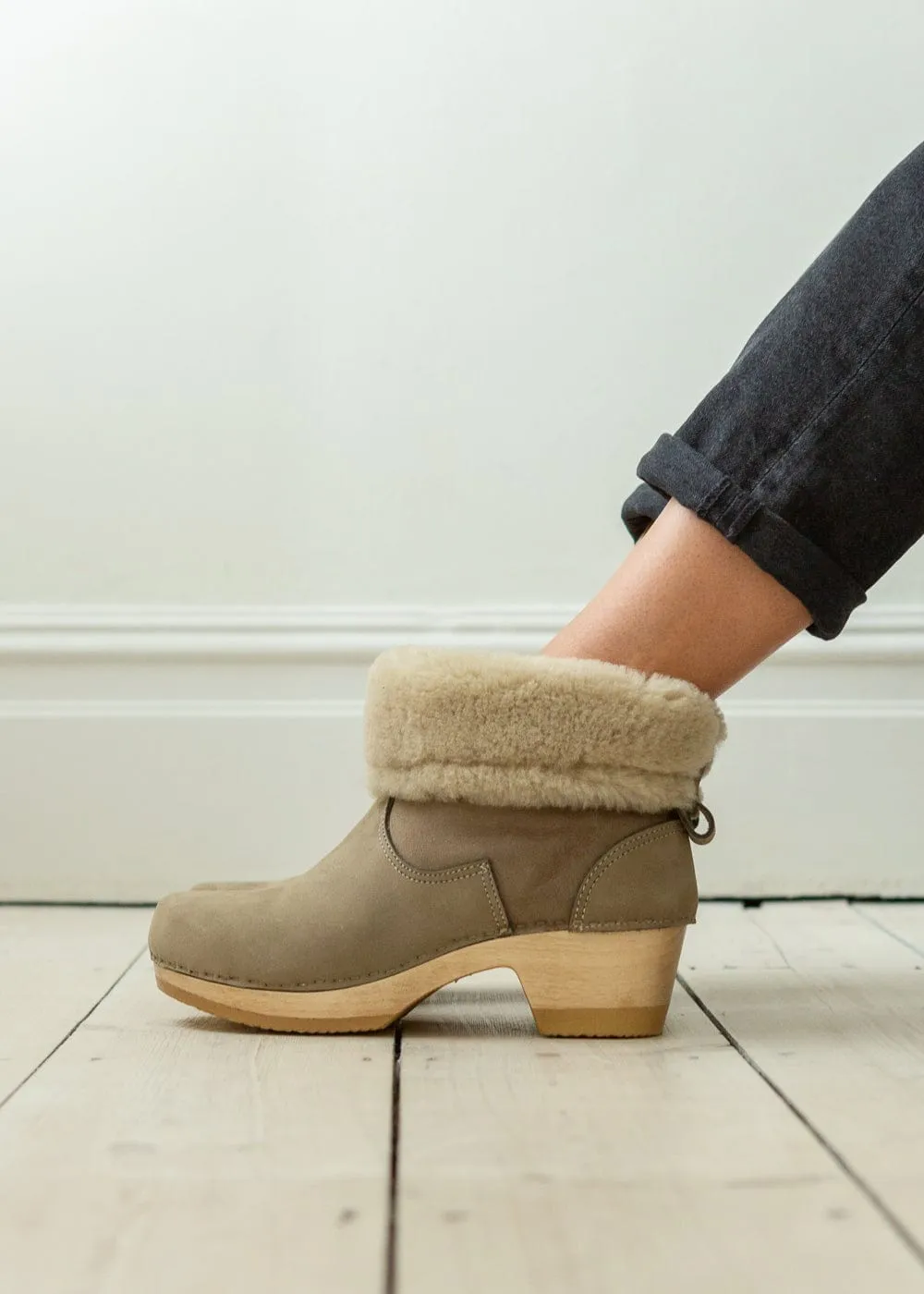 Mid Heel Shearling Clog Boots - String