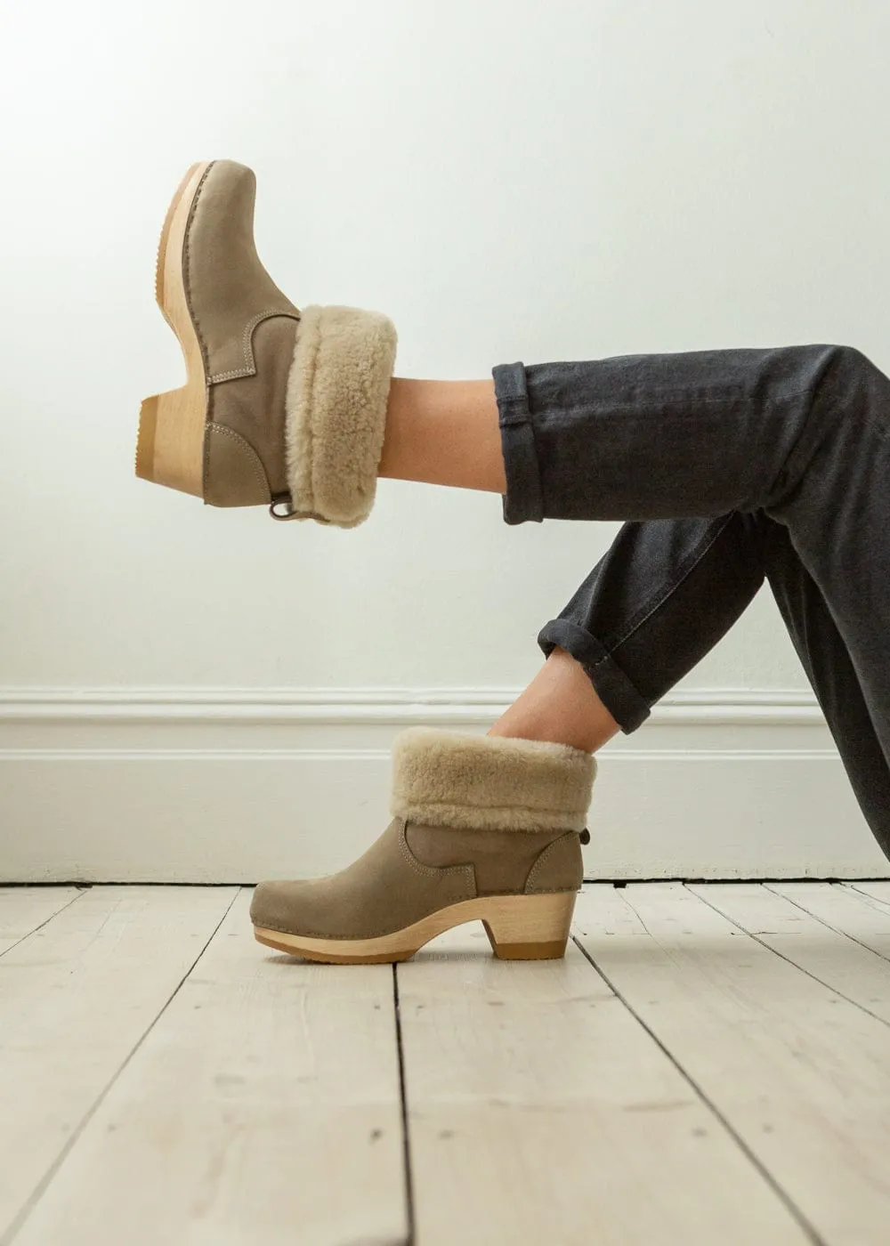 Mid Heel Shearling Clog Boots - String