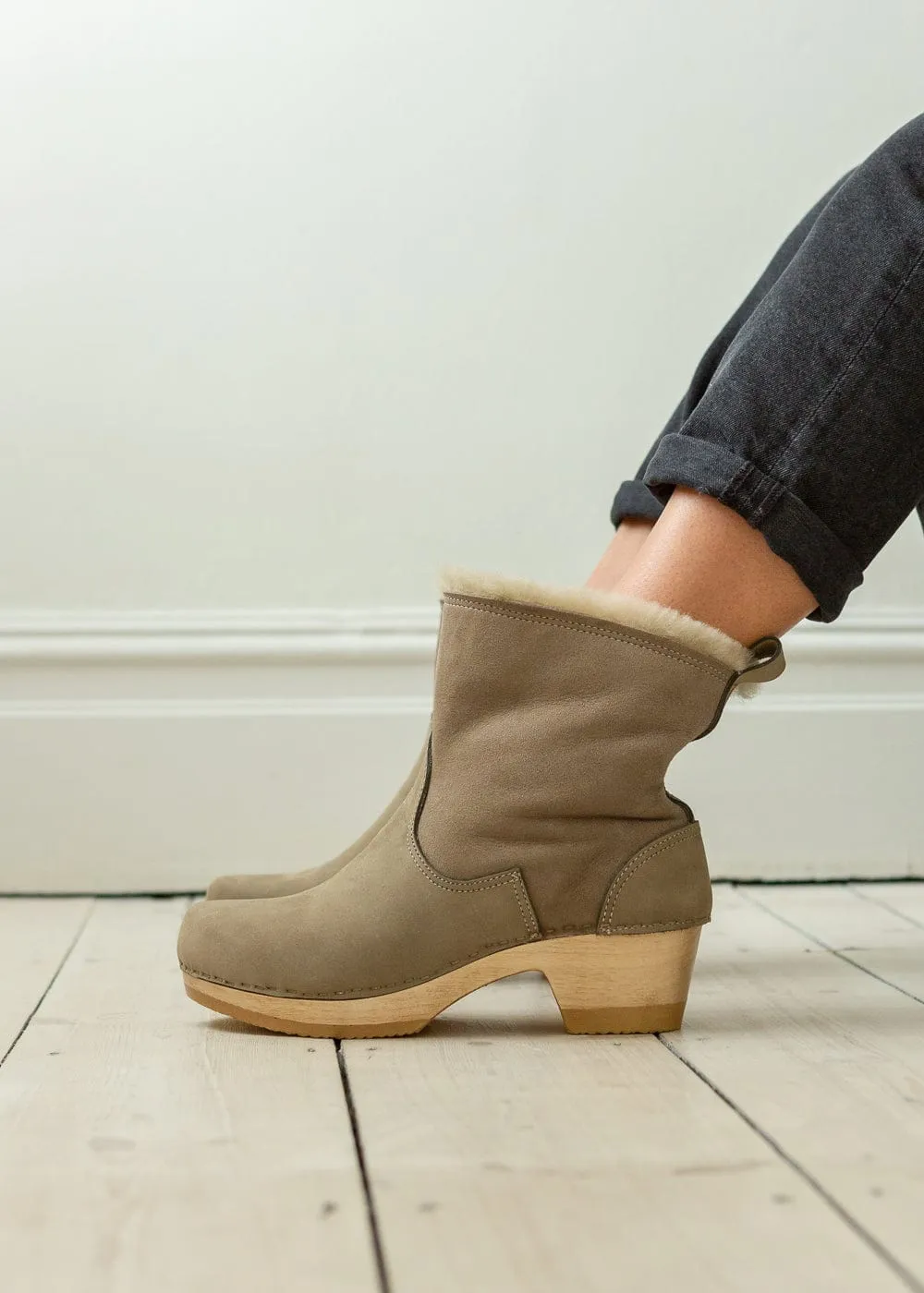 Mid Heel Shearling Clog Boots - String