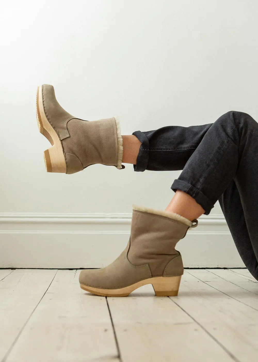 Mid Heel Shearling Clog Boots - String